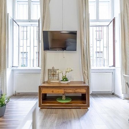 Chic Apartment- Suitable For Longstays Near Matzleinsforferplatz Bécs Kültér fotó