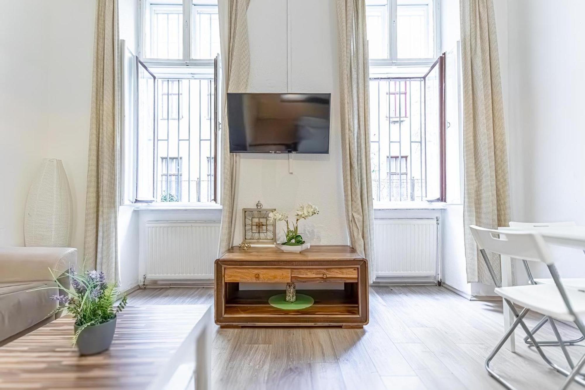 Chic Apartment- Suitable For Longstays Near Matzleinsforferplatz Bécs Kültér fotó