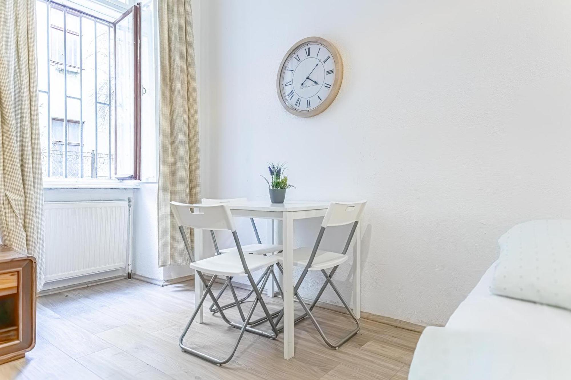 Chic Apartment- Suitable For Longstays Near Matzleinsforferplatz Bécs Kültér fotó