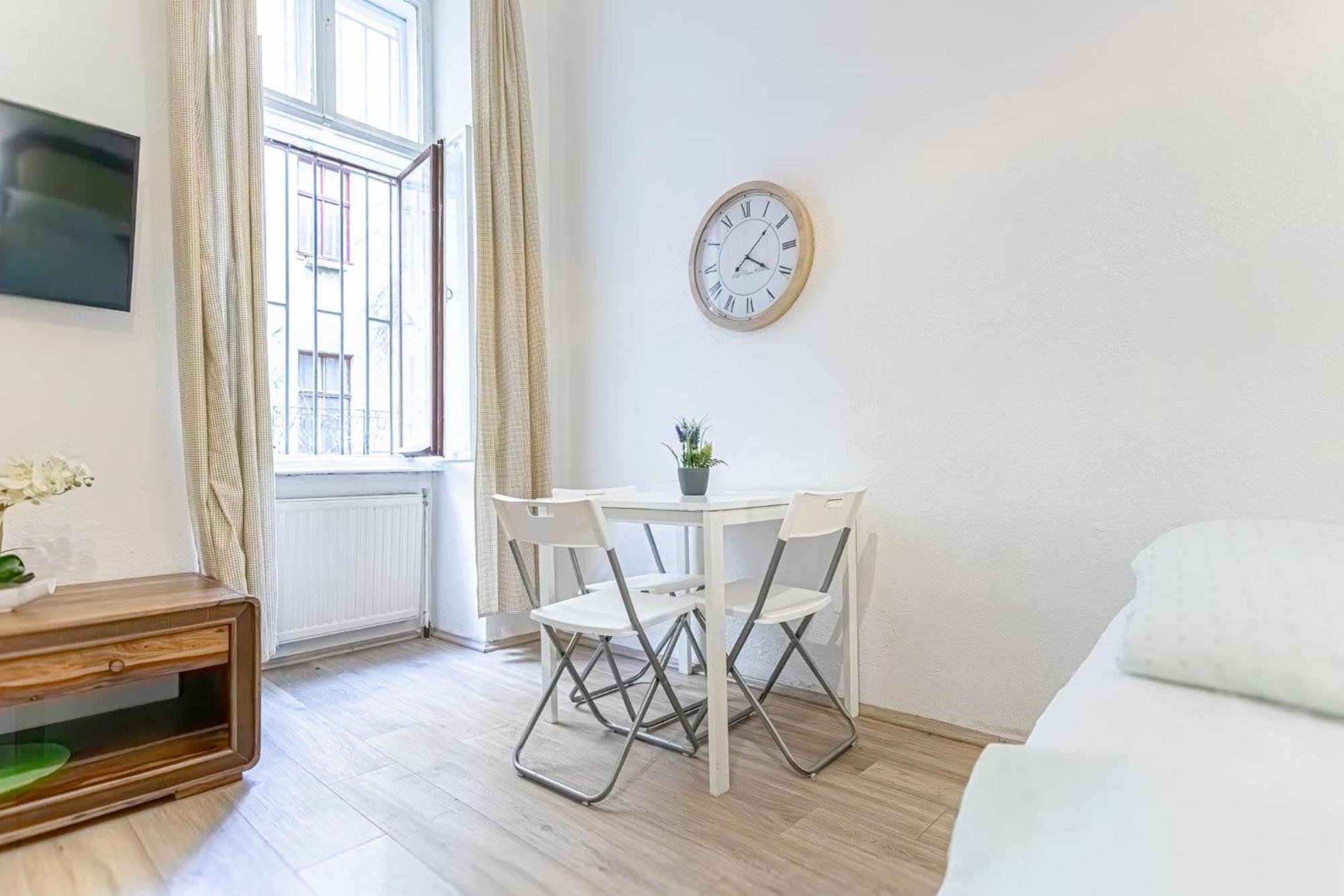 Chic Apartment- Suitable For Longstays Near Matzleinsforferplatz Bécs Kültér fotó