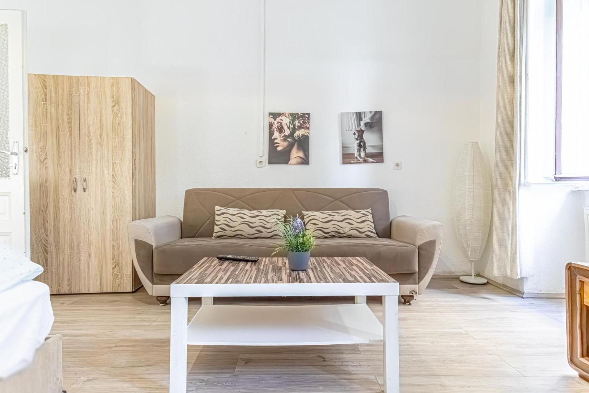 Chic Apartment- Suitable For Longstays Near Matzleinsforferplatz Bécs Kültér fotó