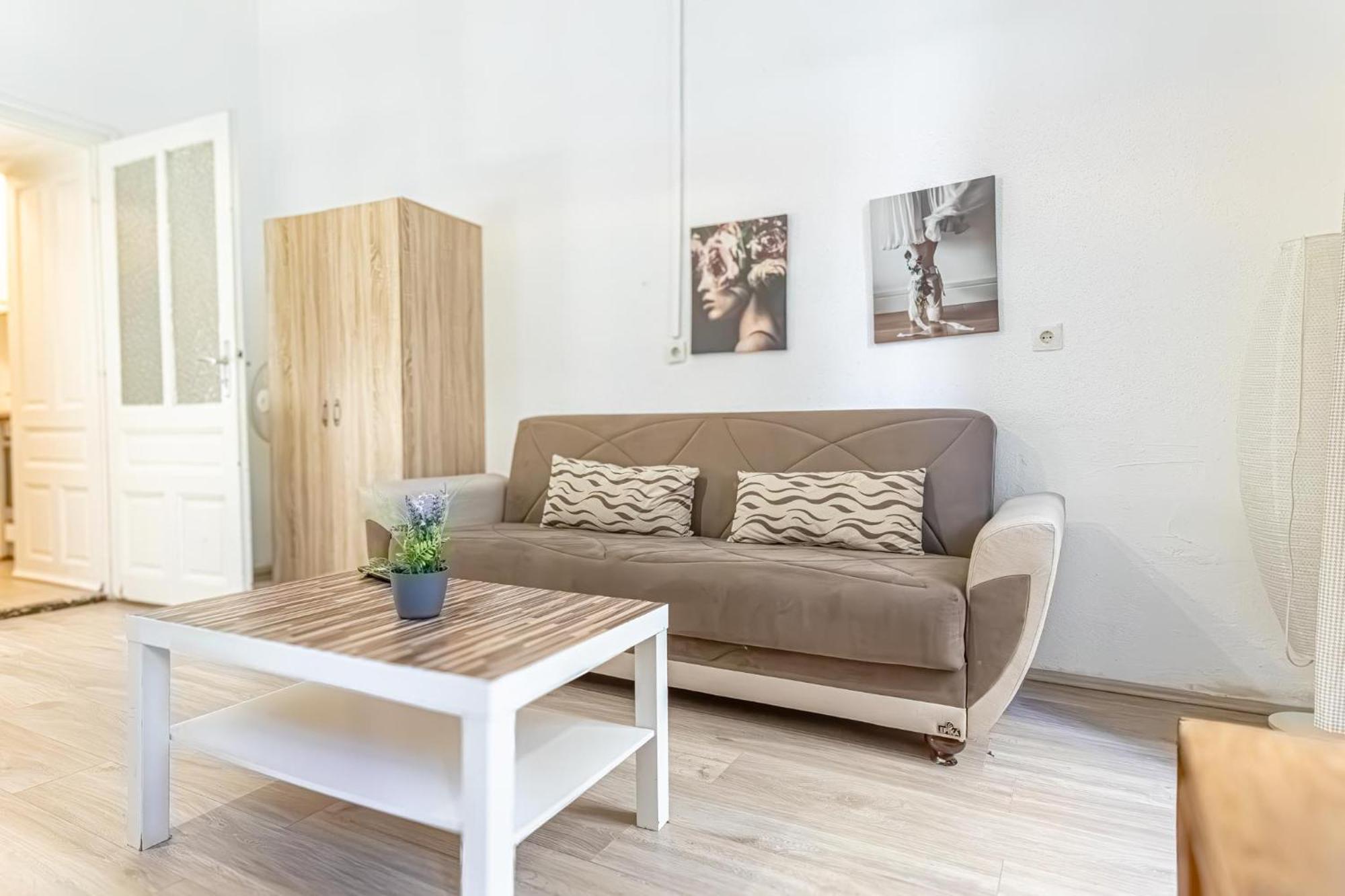Chic Apartment- Suitable For Longstays Near Matzleinsforferplatz Bécs Kültér fotó